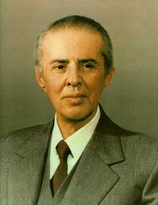 enver-hoxha-portrait