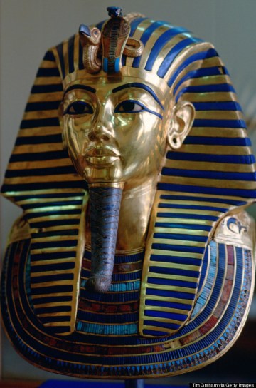 EGYPT - JANUARY 01:  The mask of King Tutankhamun displayed in the Cairo Museum, Egypt.  (Photo by Tim Graham/Getty Images)