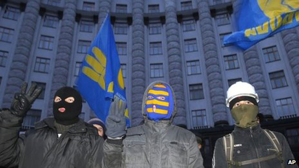 ukraine-svoboda-city-hall-PA-600